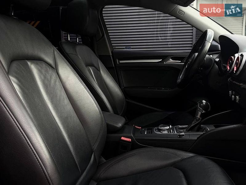 Седан Audi A3 2016 в Киеве