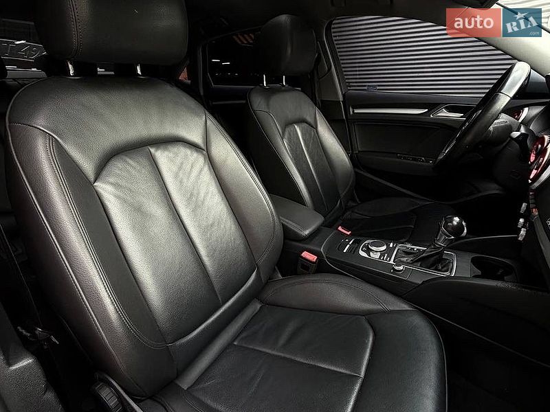 Седан Audi A3 2016 в Киеве