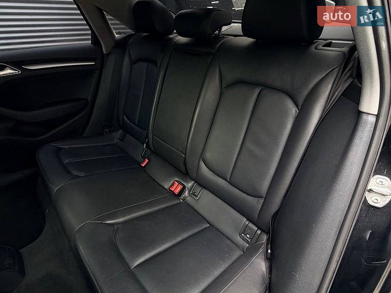 Седан Audi A3 2016 в Киеве