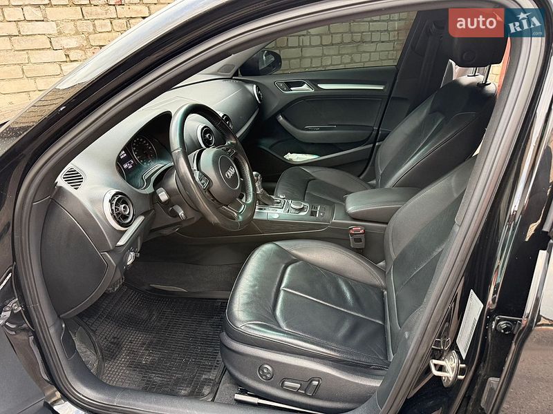Седан Audi A3 2015 в Черкасах