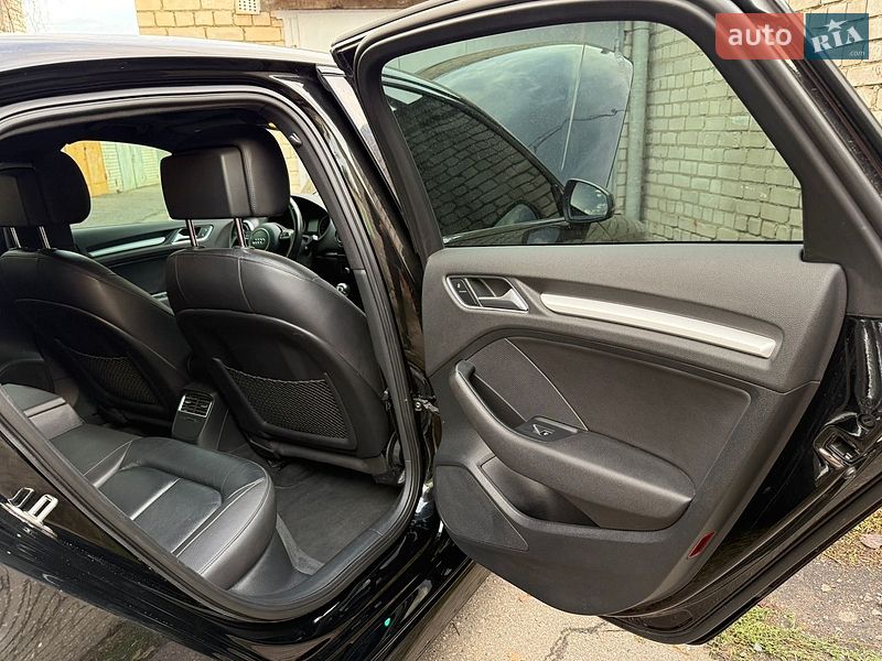 Седан Audi A3 2015 в Черкасах