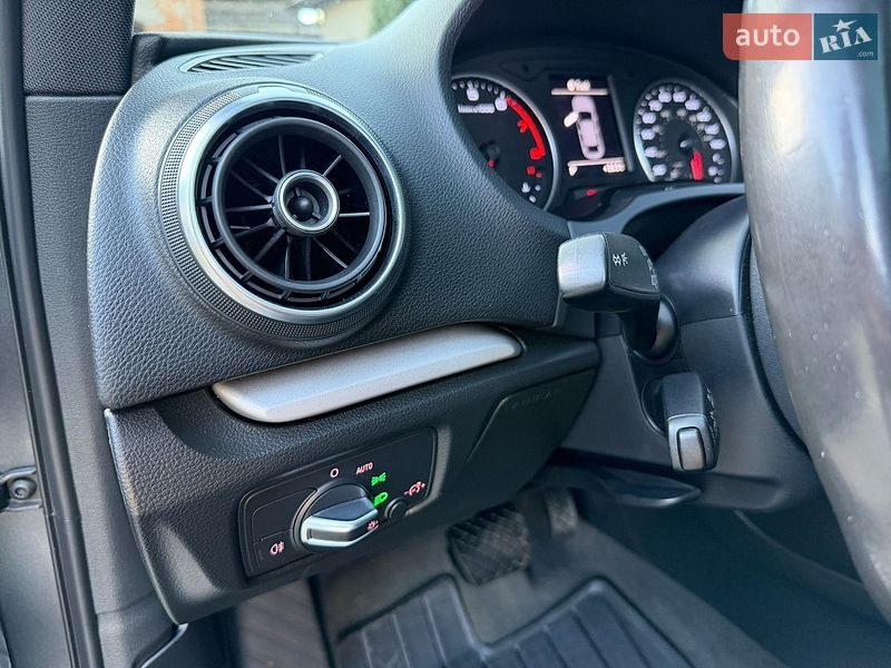 Седан Audi A3 2015 в Киеве