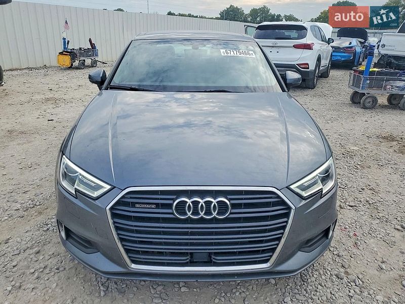 Седан Audi A3 2018 в Днепре