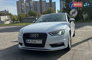 Седан Audi A3 2016 в Киеве