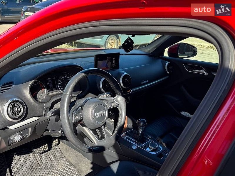 Седан Audi A3 2017 в Ужгороді