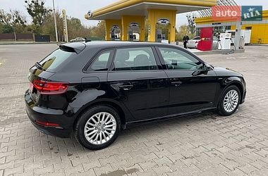 Хэтчбек Audi A3 2016 в Дубно