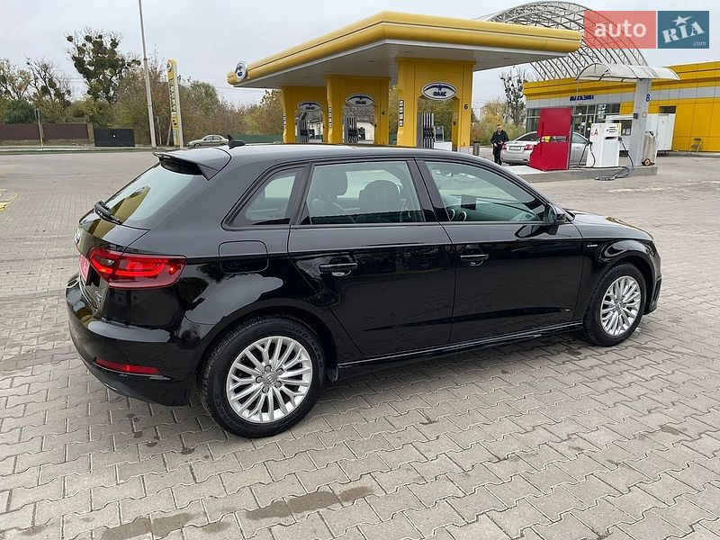 Хэтчбек Audi A3 2016 в Дубно