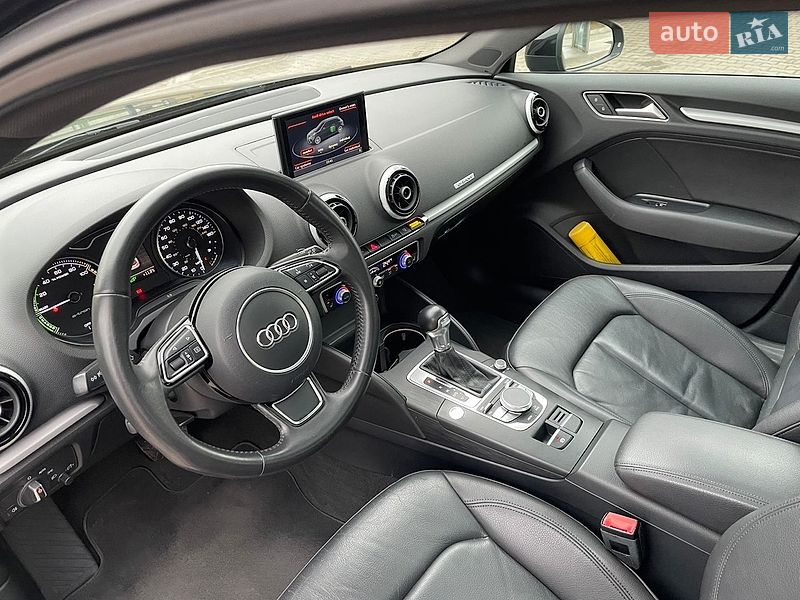 Хэтчбек Audi A3 2016 в Дубно