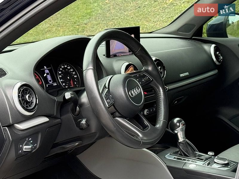 Седан Audi A3 2017 в Киеве