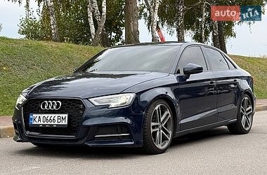 Седан Audi A3 2017 в Киеве