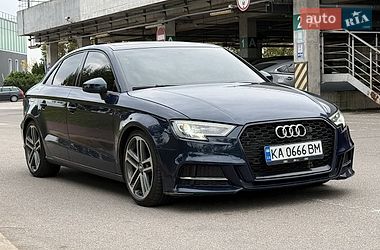 Седан Audi A3 2017 в Киеве