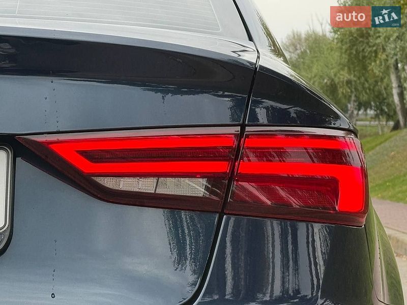 Седан Audi A3 2017 в Киеве