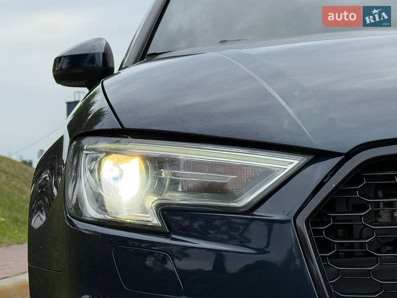 Седан Audi A3 2017 в Киеве