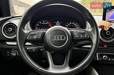 Седан Audi A3 2017 в Киеве
