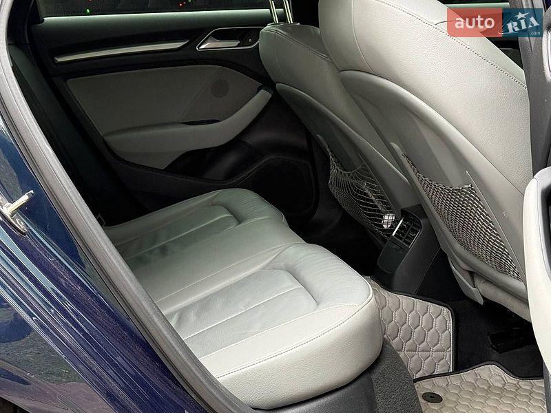 Седан Audi A3 2017 в Киеве