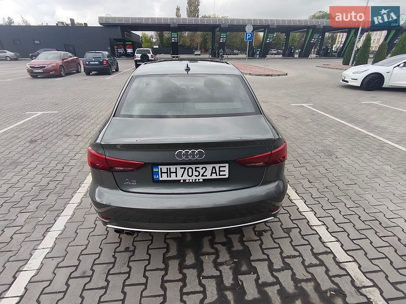 Седан Audi A3 2017 в Тарутиному