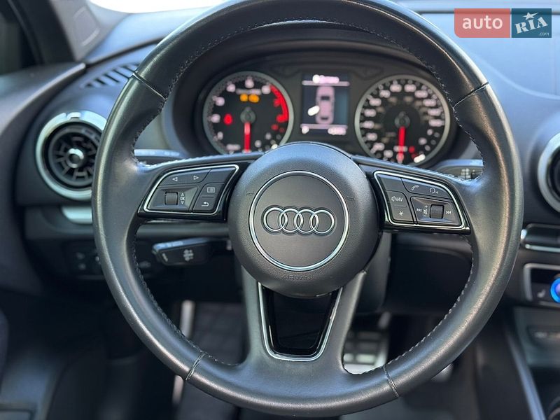 Седан Audi A3 2018 в Старокостянтинові