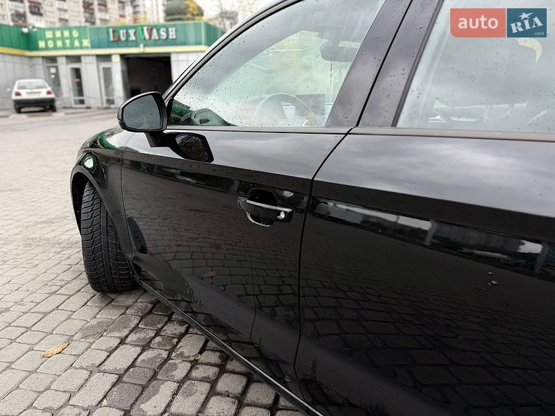 Седан Audi A3 2016 в Львові