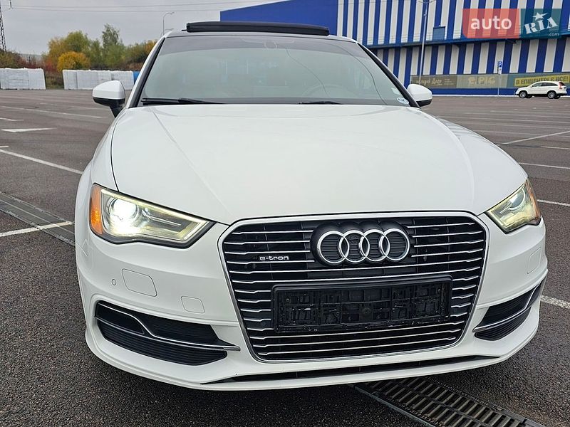 Хэтчбек Audi A3 2016 в Ровно