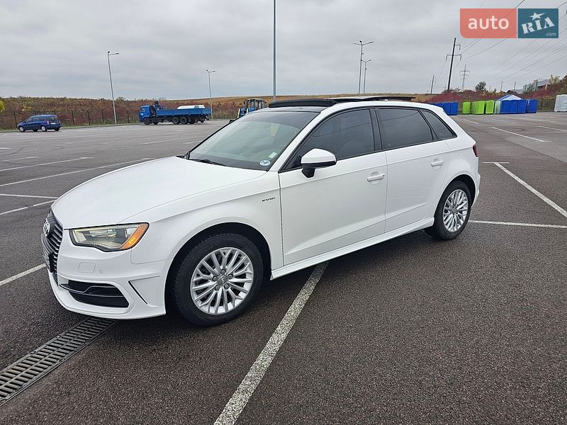 Хетчбек Audi A3 2016 в Рівному