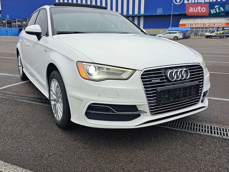 Хэтчбек Audi A3 2016 в Ровно