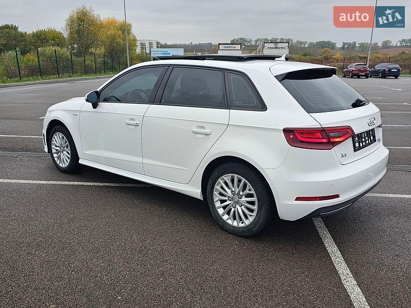 Хетчбек Audi A3 2016 в Рівному