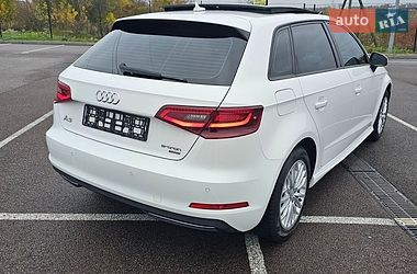 Хетчбек Audi A3 2016 в Рівному