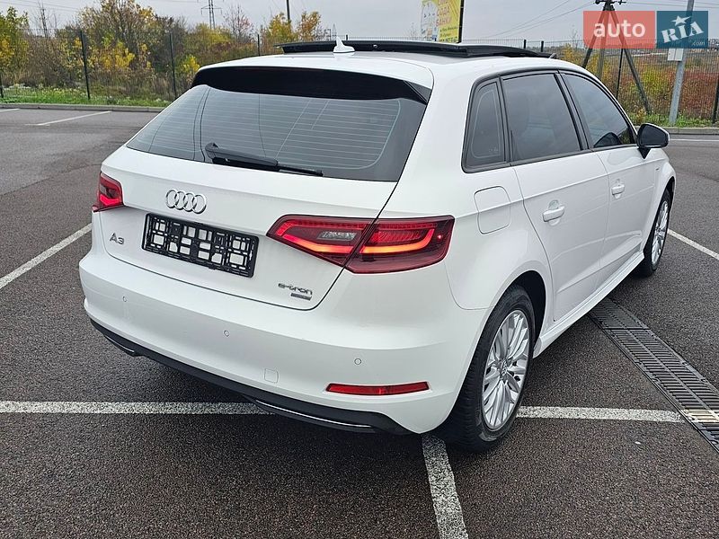 Хетчбек Audi A3 2016 в Рівному