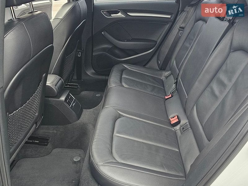 Хетчбек Audi A3 2016 в Рівному