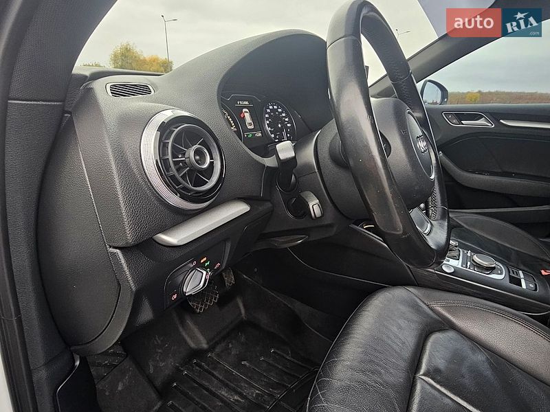 Хетчбек Audi A3 2016 в Рівному