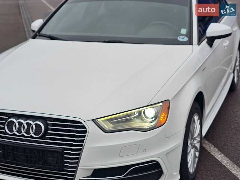 Хэтчбек Audi A3 2016 в Ровно