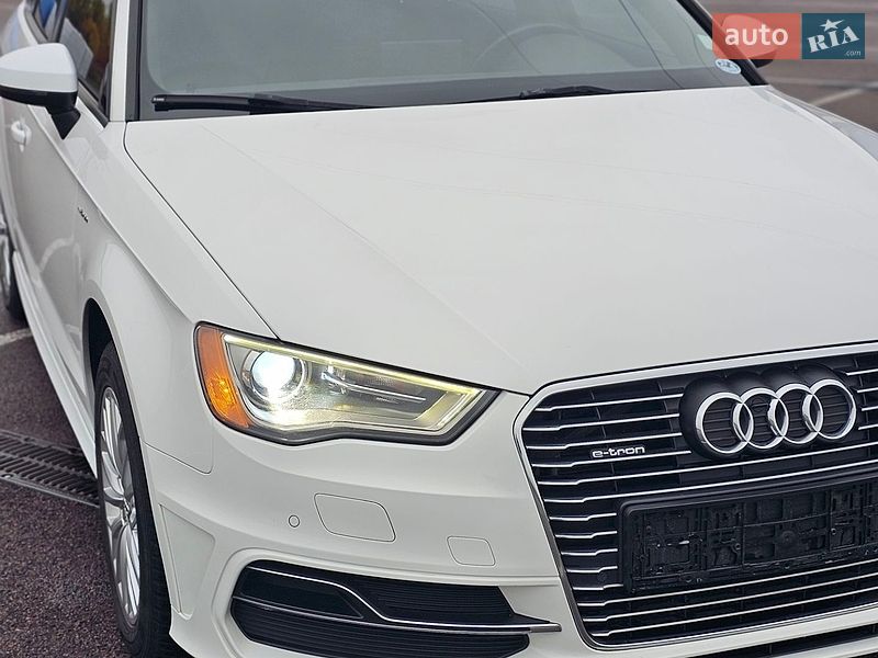 Хетчбек Audi A3 2016 в Рівному