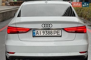 Седан Audi A3 2017 в Киеве