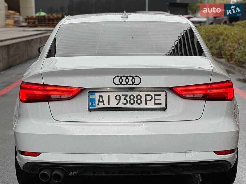 Седан Audi A3 2017 в Киеве