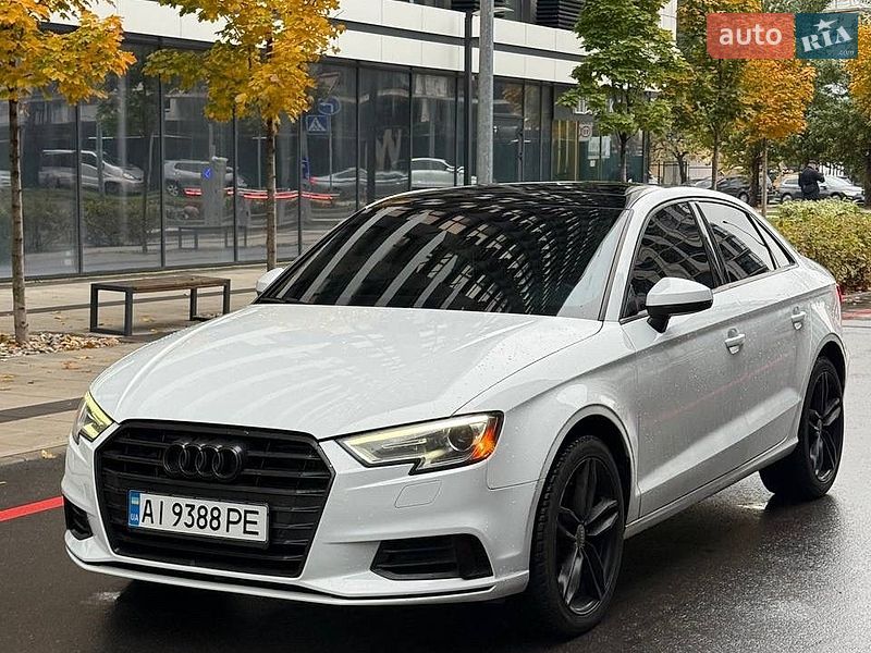Седан Audi A3 2017 в Киеве