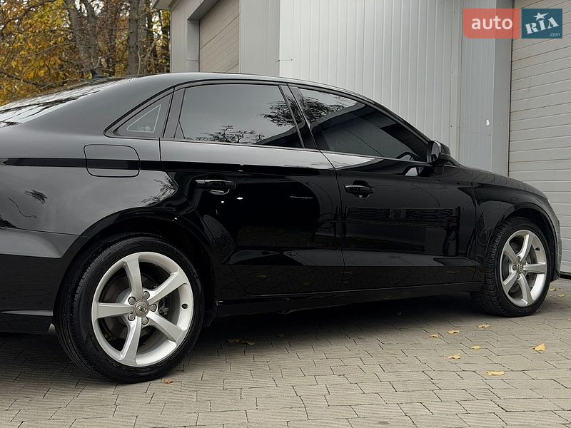 Седан Audi A3 2014 в Тернополі