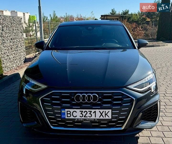 Седан Audi A3 2022 в Самборі
