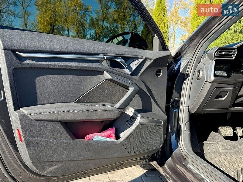 Седан Audi A3 2022 в Самборі