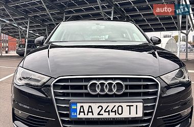 Седан Audi A3 2016 в Киеве
