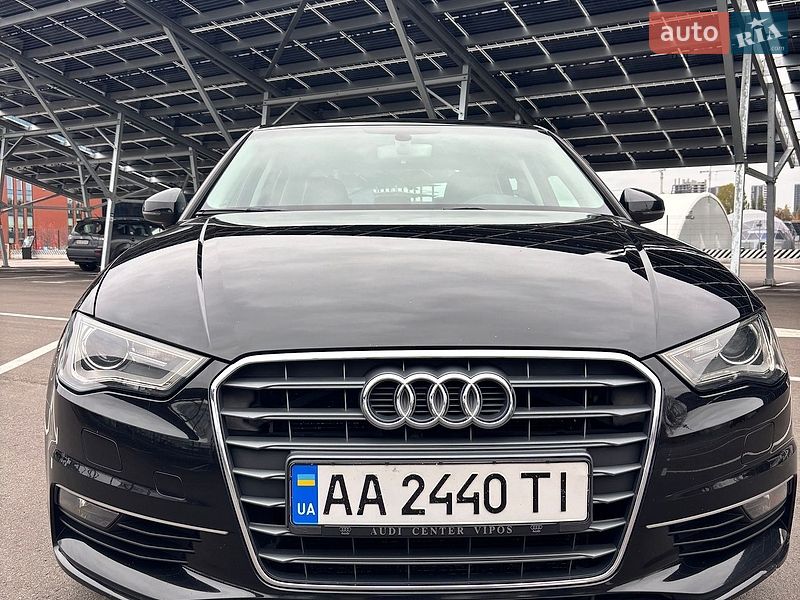 Седан Audi A3 2016 в Киеве