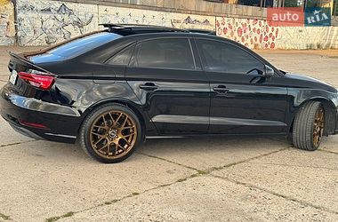Седан Audi A3 2017 в Запоріжжі
