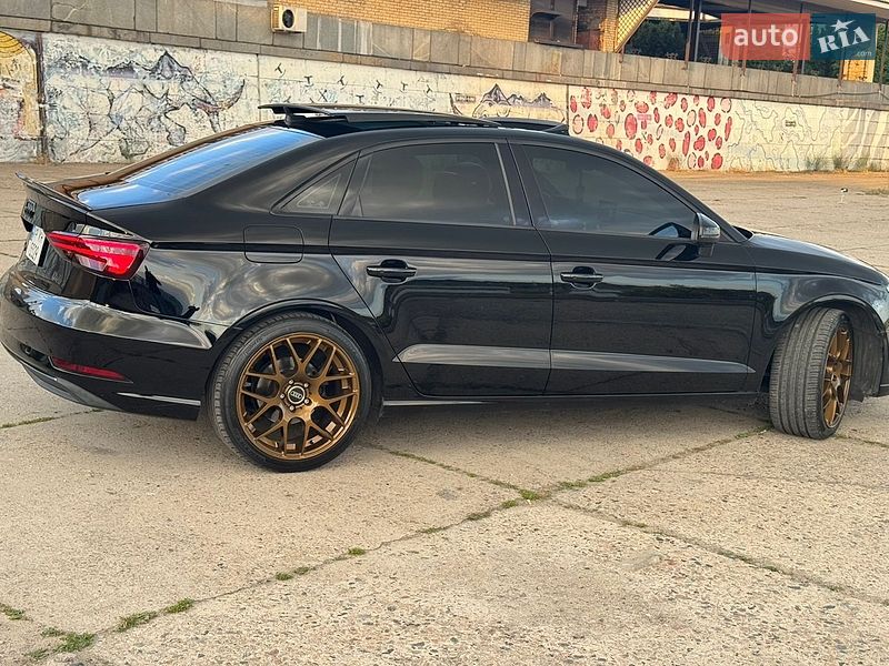 Седан Audi A3 2017 в Запоріжжі