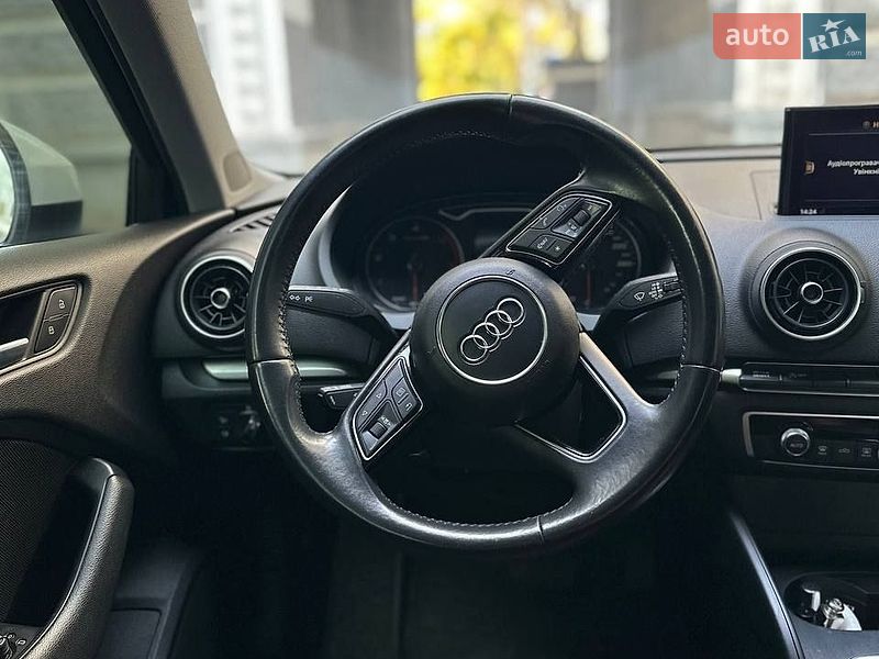 Хэтчбек Audi A3 2017 в Харькове