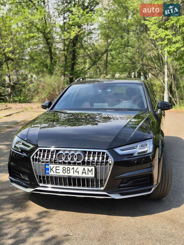 Универсал Audi A4 Allroad 2017 в 