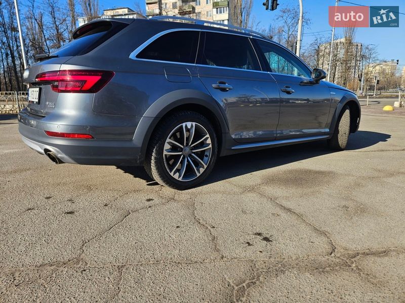 Универсал Audi A4 Allroad 2018 в Киеве