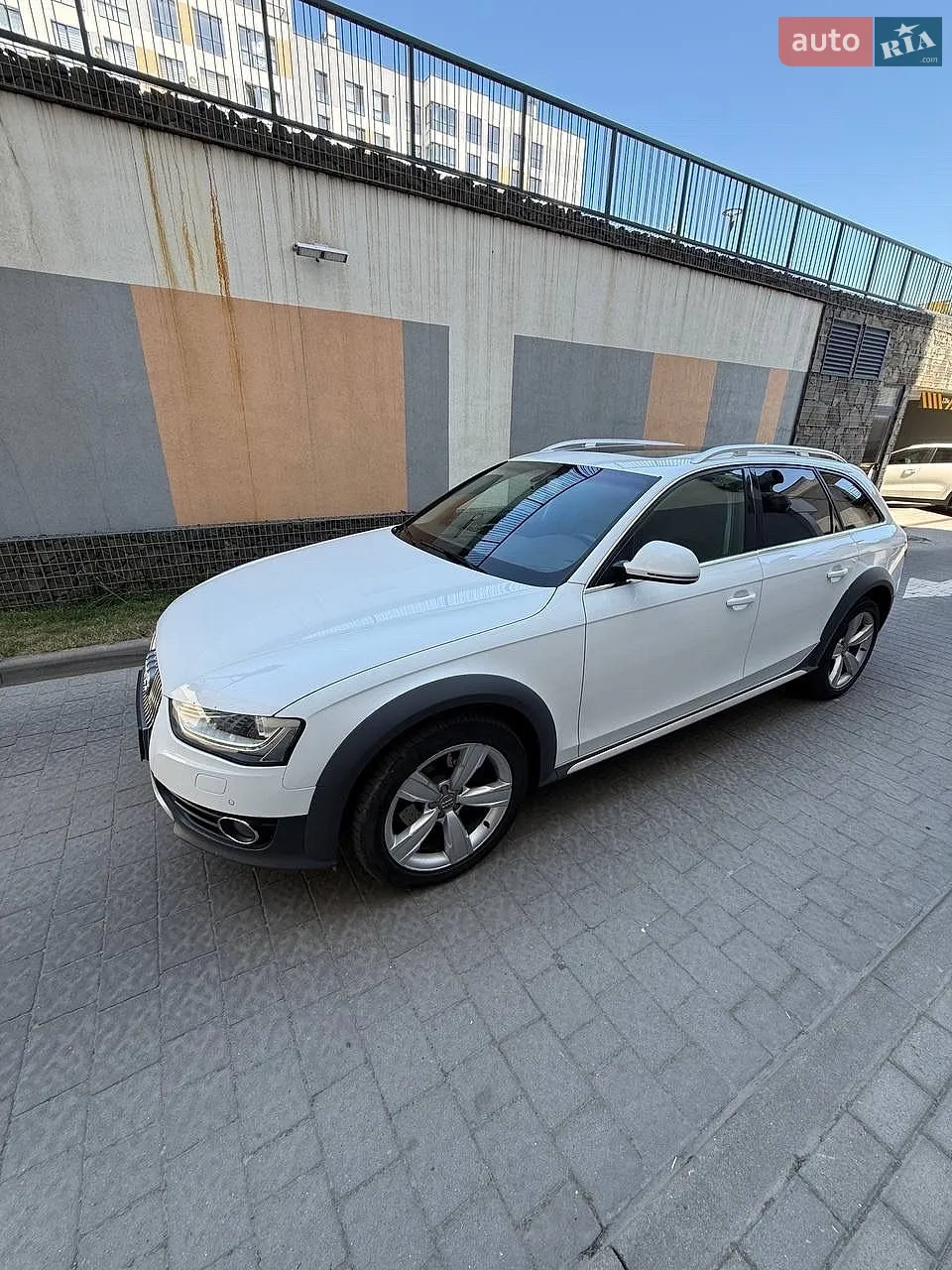 Audi A4 Allroad 2018 VIN WA18NAF41JA231869 фото оголошення 2 з 23