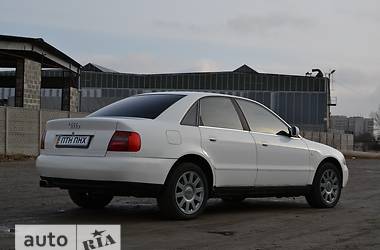 Седан Audi A4 1998 в 