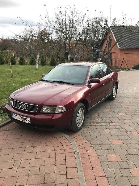 Седан Audi A4 1998 в Львове