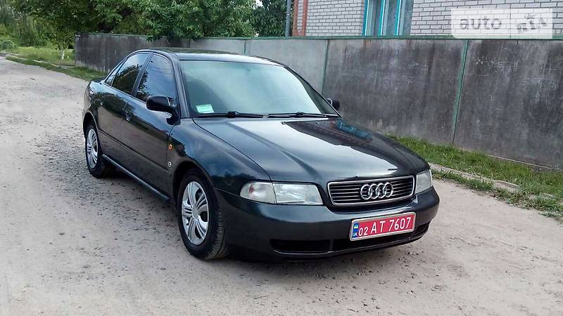 Седан Audi A4 1995 в Виннице