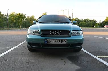 Седан Audi A4 1998 в Ровно